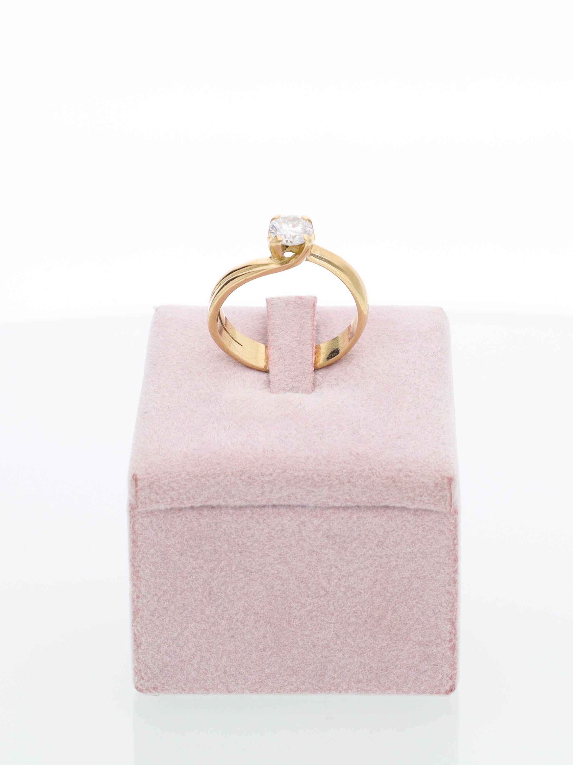 Anello solitario oro giallo 18kt con diamante 0.60ct